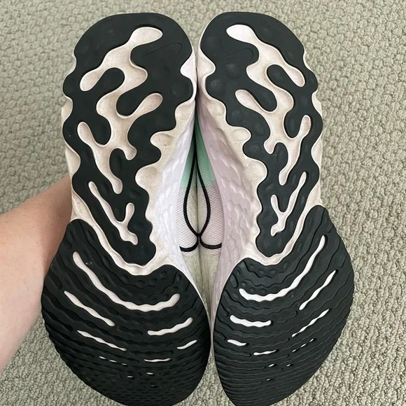 Nike women’s shoes - Picture 2 of 5